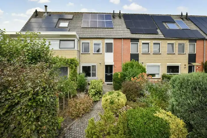 Tussenwoning te koop: Abraham Rademakerstraat 17, Ouderkerk aan de Amstel Ouderkerk Aan De Amstel