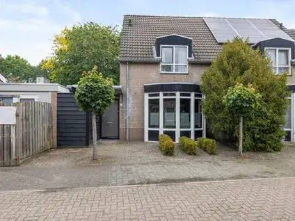 Twee-onder-één-kap te koop: Abt van de Venstraat 28, De abdij Heeswijk-Dinther