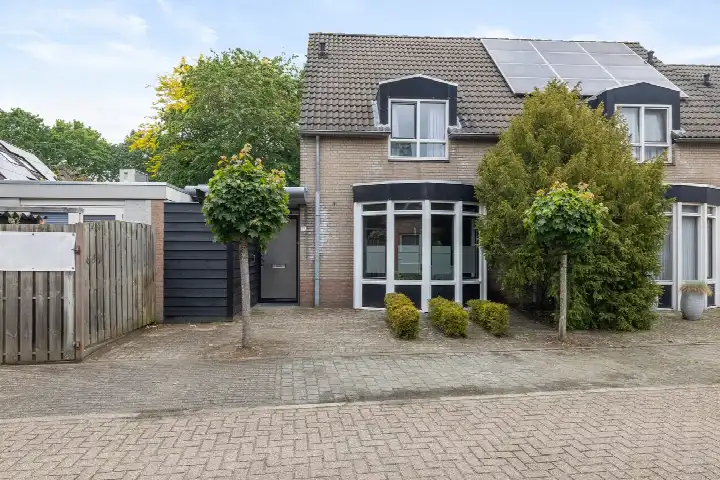 Twee-onder-één-kap te koop: Abt van de Venstraat 28, De abdij Heeswijk-Dinther