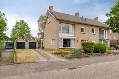 Twee-onder-één-kap te koop: Acacia 6, Stiphout-Dorp Helmond