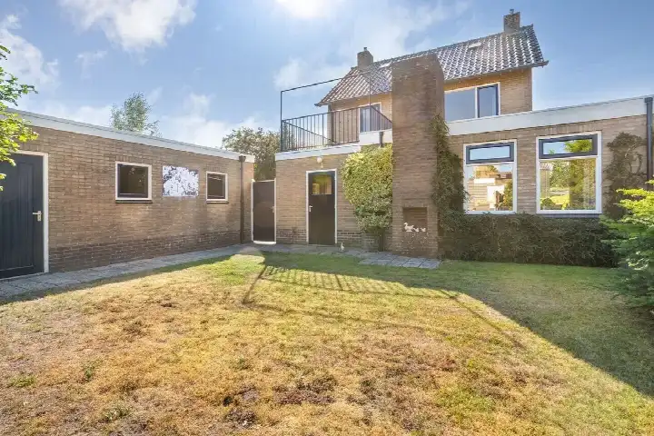 Detached house for sale: Acaciastraat 2, Nieuwleusen Centrum-zuid Nieuwleusen