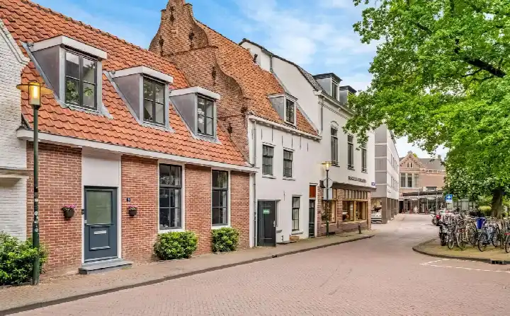 Tussenwoning te koop: Achter de Arnhemse Poortwal 9, Grote Haag Amersfoort
