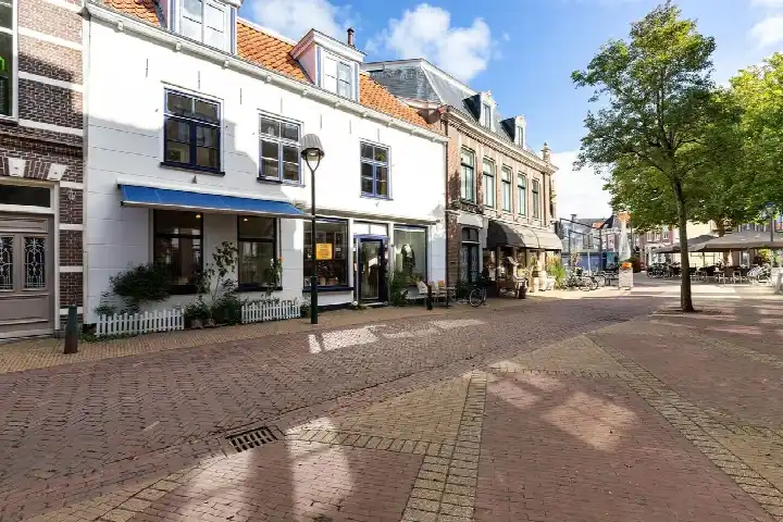 Terraced house for sale: Achter de Smeden 4, Bolsward binnen De Wallen Bolsward