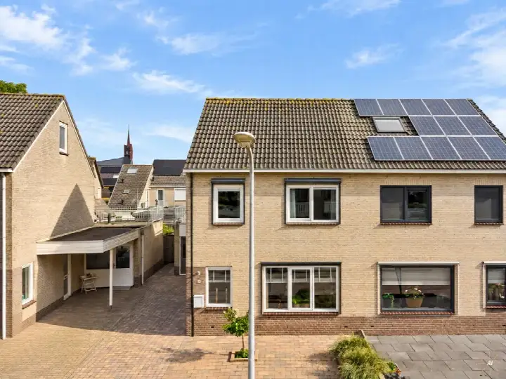 Twee-onder-één-kap te koop: achteronder 20, De Staart Urk