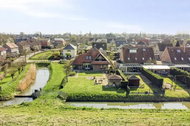 Vrijstaande woning te koop: Achterweem 41, De Weem Valburg