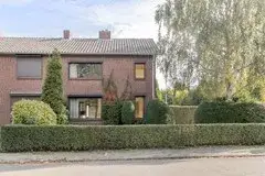 Corner house for sale: Adam van Harenstraat 1, Borgharen Maastricht