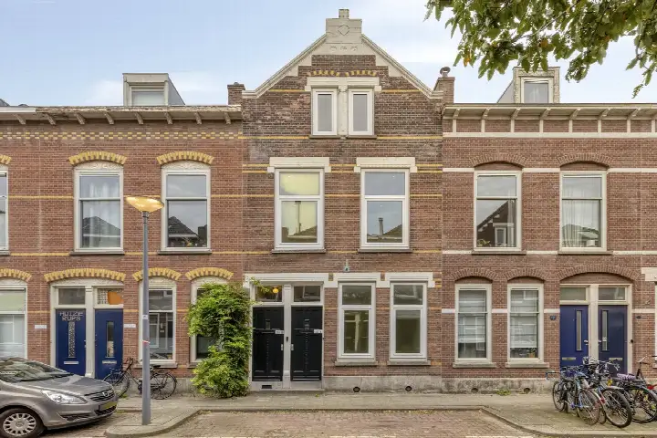Apartment for sale: Adamshofstraat 107A, Kralingen West Rotterdam