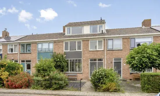 Tussenwoning te koop: Adelaarstraat 68, 't Zand Middelburg