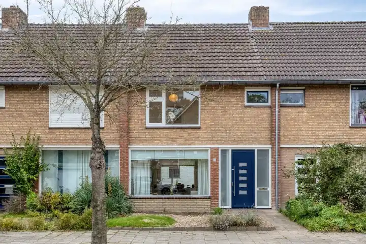 Terraced house for sale: Adelaertstraat 13, Jagershoef Eindhoven