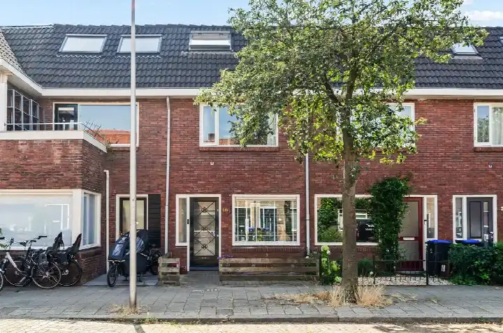 Tussenwoning te koop: Adelboldstraat 16, Elinkwijk en omgeving Utrecht
