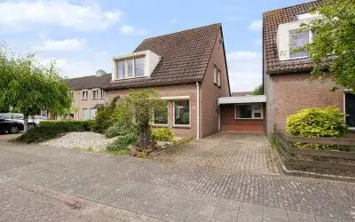 Hoekwoning te koop: Adenauerlaan 49, Vijfhoeven Vlijmen