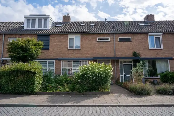 Tussenwoning te koop: Admiraal Helfrichstraat 11, De Meern-Zuid De Meern