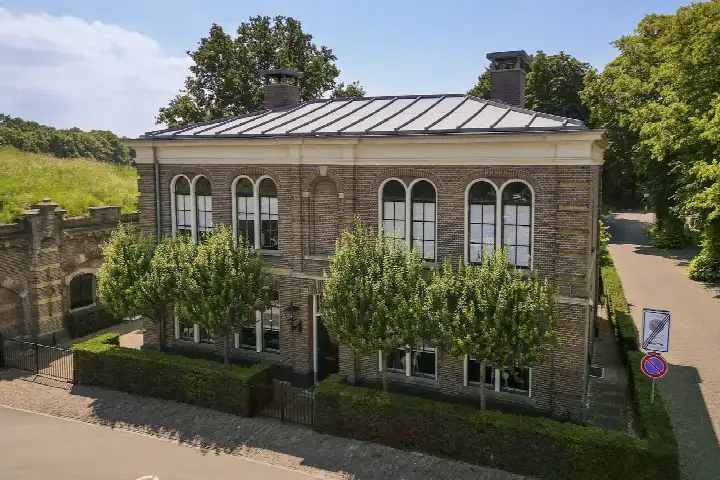 Detached house for sale: Adriaan Dortsmanplein 5, Naarden Vesting Naarden