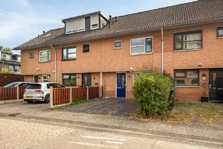 Terraced house for rent: Adriaan van Ostadestraat 62, Tussen de Vaarten N.- West Almere