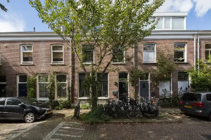 Terraced house for sale: Adriaanstraat 12, Buiten Wittevrouwen Utrecht