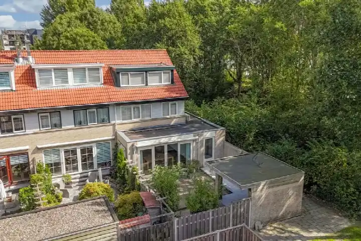 Corner house for sale: Adriana Nozemanstraat 40, Danswijk Zuidoost Almere