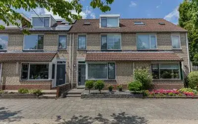 Tussenwoning te koop: Aelbert Cuyplaan 58, Krommeweg-Noord Hendrik-Ido-Ambacht