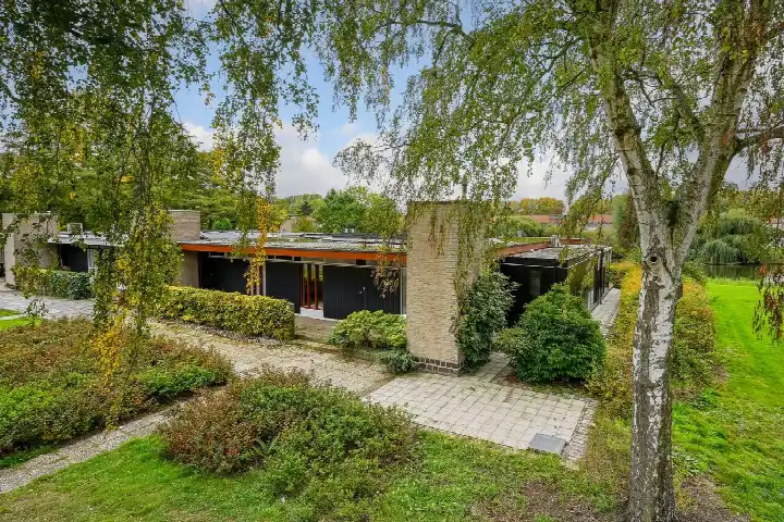 Hoekwoning te koop: Aeneaslaan 24, Oude Gracht-Oost Eindhoven