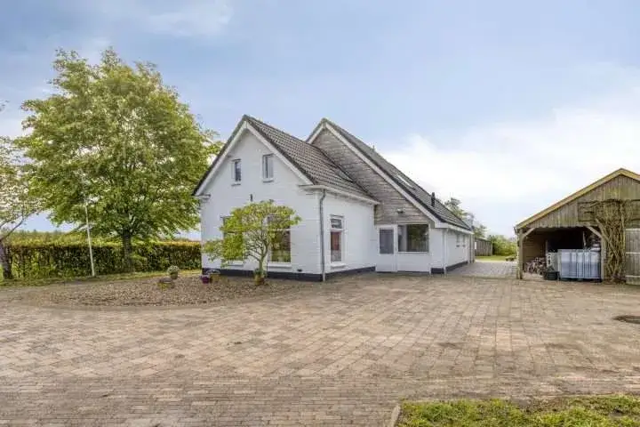 Vrijstaande woning te koop: Aengwirderweg 180, Luinjeberd Luinjeberd