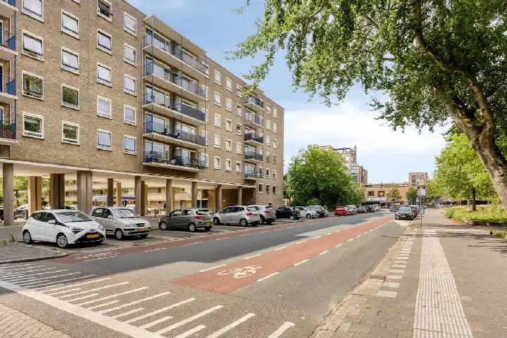 Apartment for sale: Aert van Neslaan 322, Zeeheldenbuurt Oegstgeest