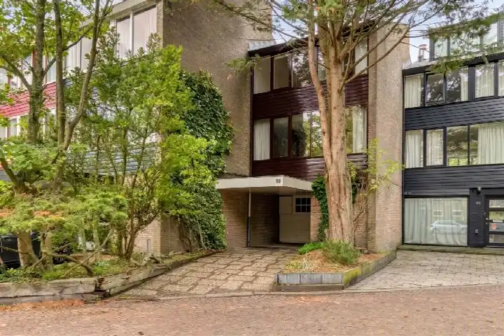 Terraced house for sale: Aert van Neslaan 88, Zeeheldenbuurt Oegstgeest