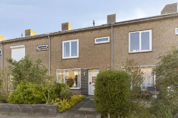 Tussenwoning te koop: Aert van Nesstraat 5, De Kruiskamp 'S-Hertogenbosch