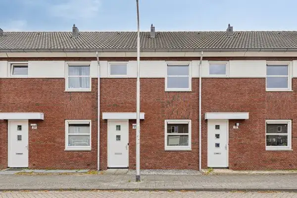 Tussenwoning te koop: Afrikaanderstraat 30, Afrikaanderbuurt West Tilburg