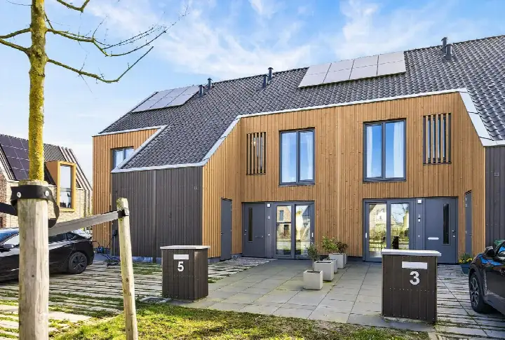 Terraced house for sale: Afsluitdijk 5, Schuytgraaf-Noord Arnhem