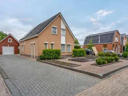 Vrijstaande woning te koop: Afwateringskanaal 71, Farmsum Farmsum