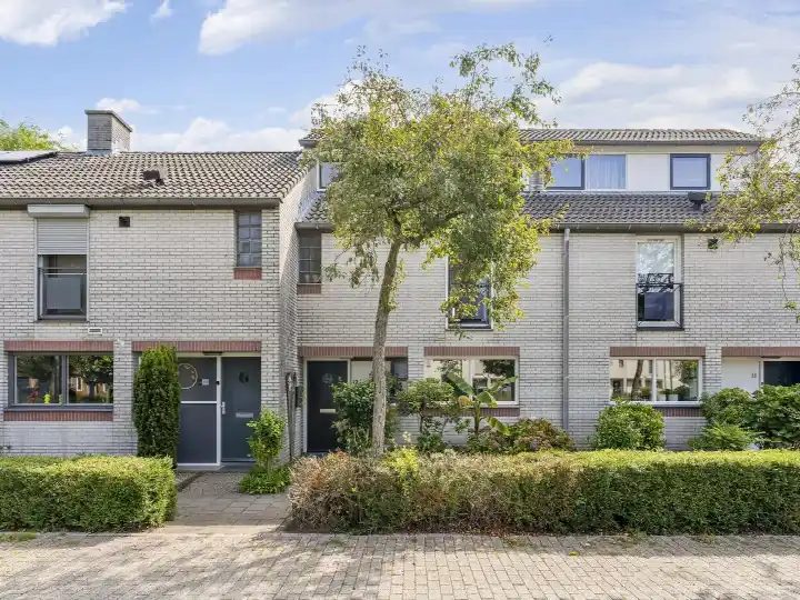 Tussenwoning te koop: Agaatborch 12, De Overlaet west Rosmalen