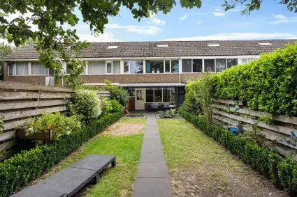 Tussenwoning te koop: Ahornhage 18, De Hagen Stadskanaal