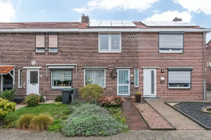 Terraced house for sale: Akerstraat 31, De Struiken Brunssum
