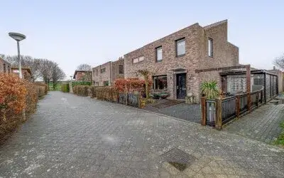 Twee-onder-één-kap te koop: Akkerdistel 1, Veldhuizen De Meern