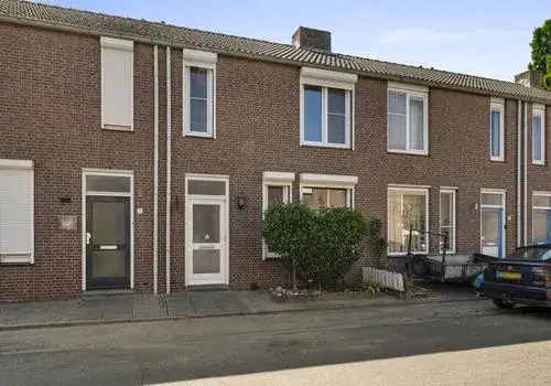 Tussenwoning te koop: Akkerstraat 3, Kern Ittervoort Ittervoort