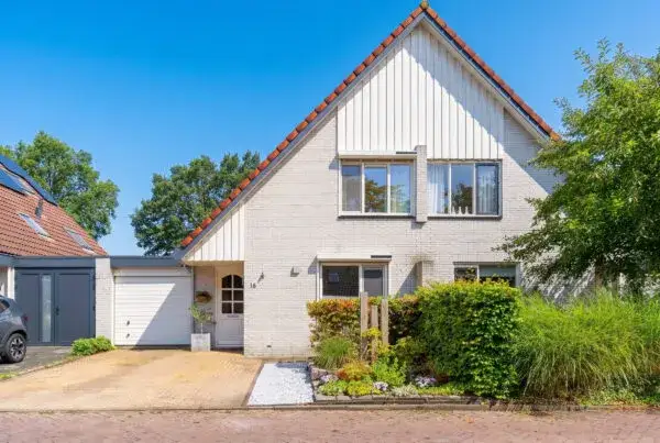 Tussenwoning te koop: Akkerwinde 16, Kruidenwijk Oost Nijverdal