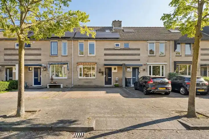 Tussenwoning te koop: Alaskastroom 26, Gooierhoofd Huizen