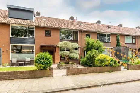 Tussenwoning te koop: Alberdingk Thijmlaan 39, Stadsdennen Noord Harderwijk