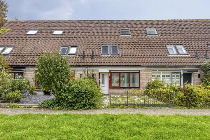 Terraced house for sale: Albergerbos 79, Hoofddorp Overbos Noord Hoofddorp