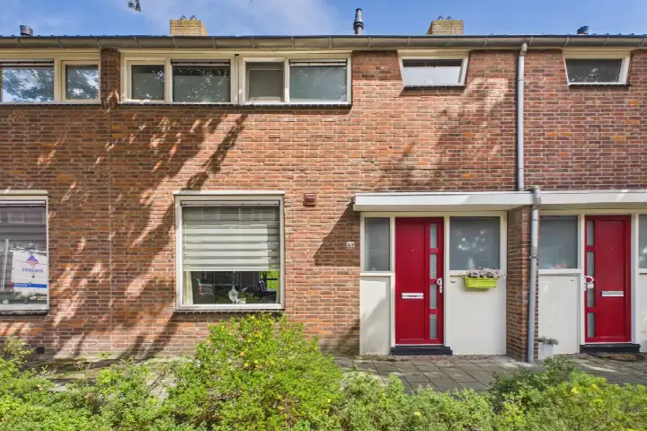 Tussenwoning te koop: Albert Cuyplaan 24, Hercules Segherslaan e.o. Vlissingen