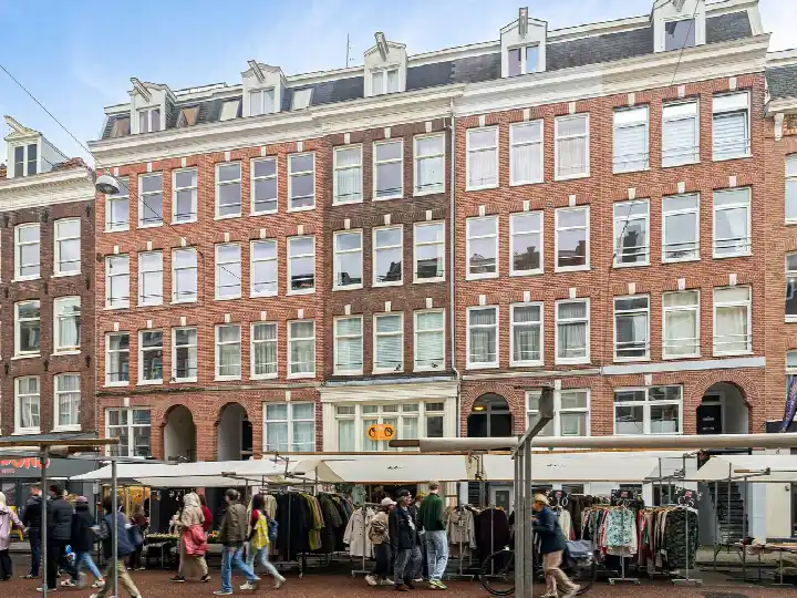 Studio for sale: Albert Cuypstraat 200-3, Sarphatiparkbuurt Amsterdam