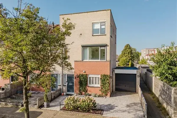Hoekwoning te koop: Albert Verweystraat 2, Laag Dalem II Gorinchem