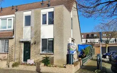 Hoekwoning te koop: Albert Schweitzerlaan 74, Kruis Hoeffe Hellevoetsluis