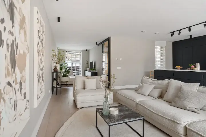 Terraced house for sale: Albinusstraat 12, Zestienhoven Rotterdam