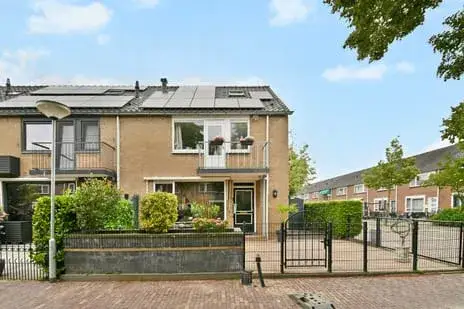 Corner house for sale: Aldebaranhof 25, Sterrenburg 1-Oost Dordrecht