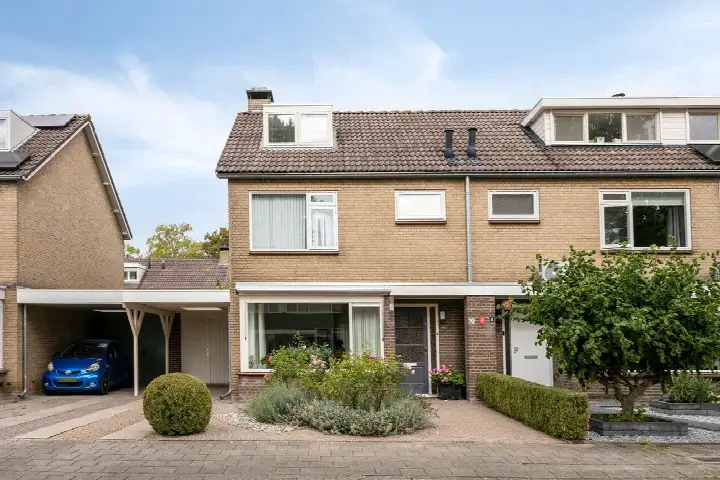 Tussenwoning te koop: Aletta Jacobslaan 10, Elzenpas Tiel