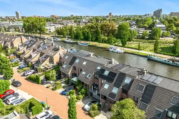 Tussenwoning te koop: Aletta Jacobslaan 48, Waardeiland Leiden