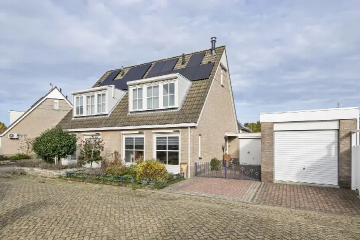 Hoekwoning te koop: Alkmene 13, Passewaaij-Noord-Oost Tiel