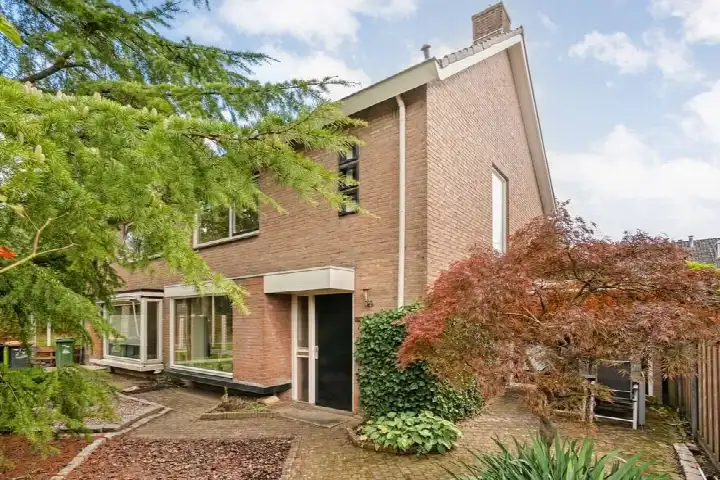 Tussenwoning te koop: Alleeweg 68, De Meijbree Oldenzaal