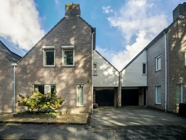 Terraced house for sale: Alm 10, Draaiboom Kaatsheuvel