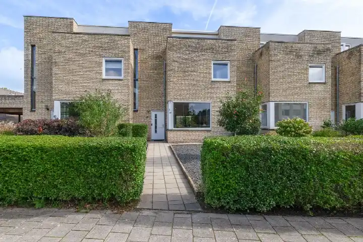 Terraced house for sale: Aluminiumstraat 27, Vinkhuizen-Zuid Groningen